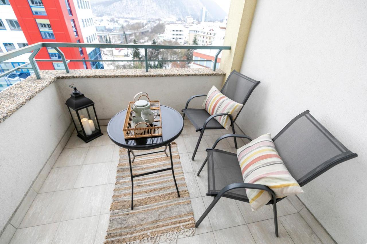 Alure Residences 3 & 24H Self Check-In, Parking In The Garage In The Apartment Building Included, New Building, Terrace, Green Location With A Forest Park With A Lake, Children'S Playground Banská Bystrica Exterior photo