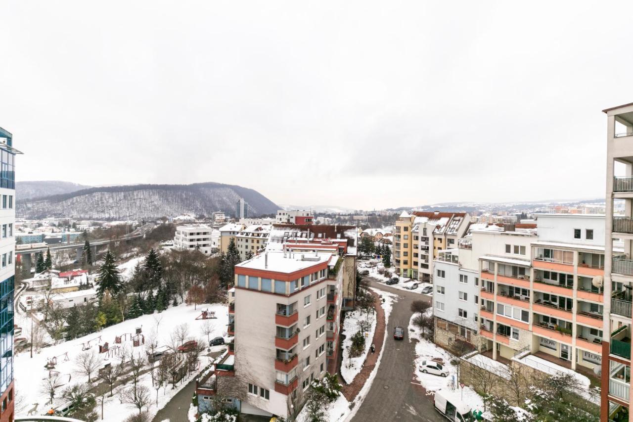 Alure Residences 3 & 24H Self Check-In, Parking In The Garage In The Apartment Building Included, New Building, Terrace, Green Location With A Forest Park With A Lake, Children'S Playground Banská Bystrica Exterior photo