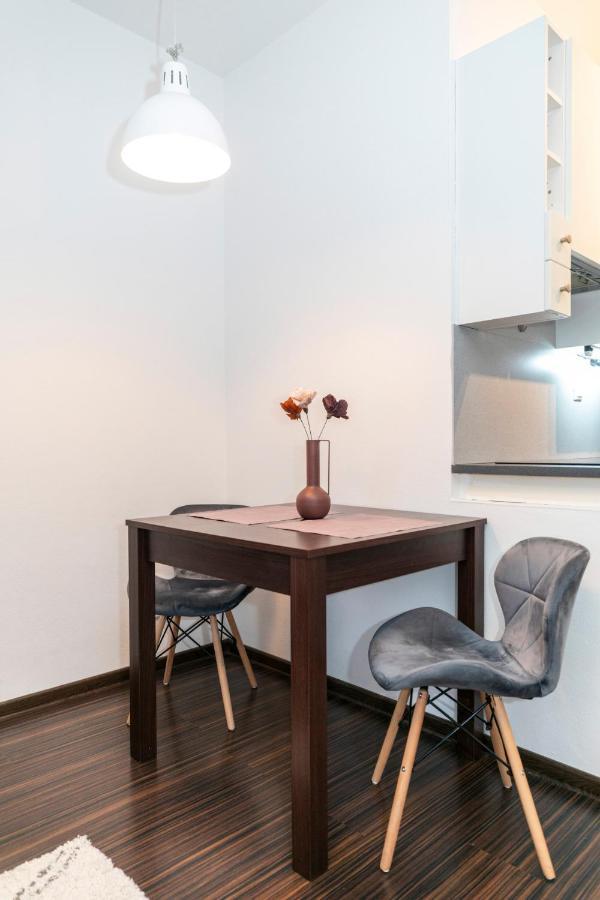 Alure Residences 3 & 24H Self Check-In, Parking In The Garage In The Apartment Building Included, New Building, Terrace, Green Location With A Forest Park With A Lake, Children'S Playground Banská Bystrica Exterior photo