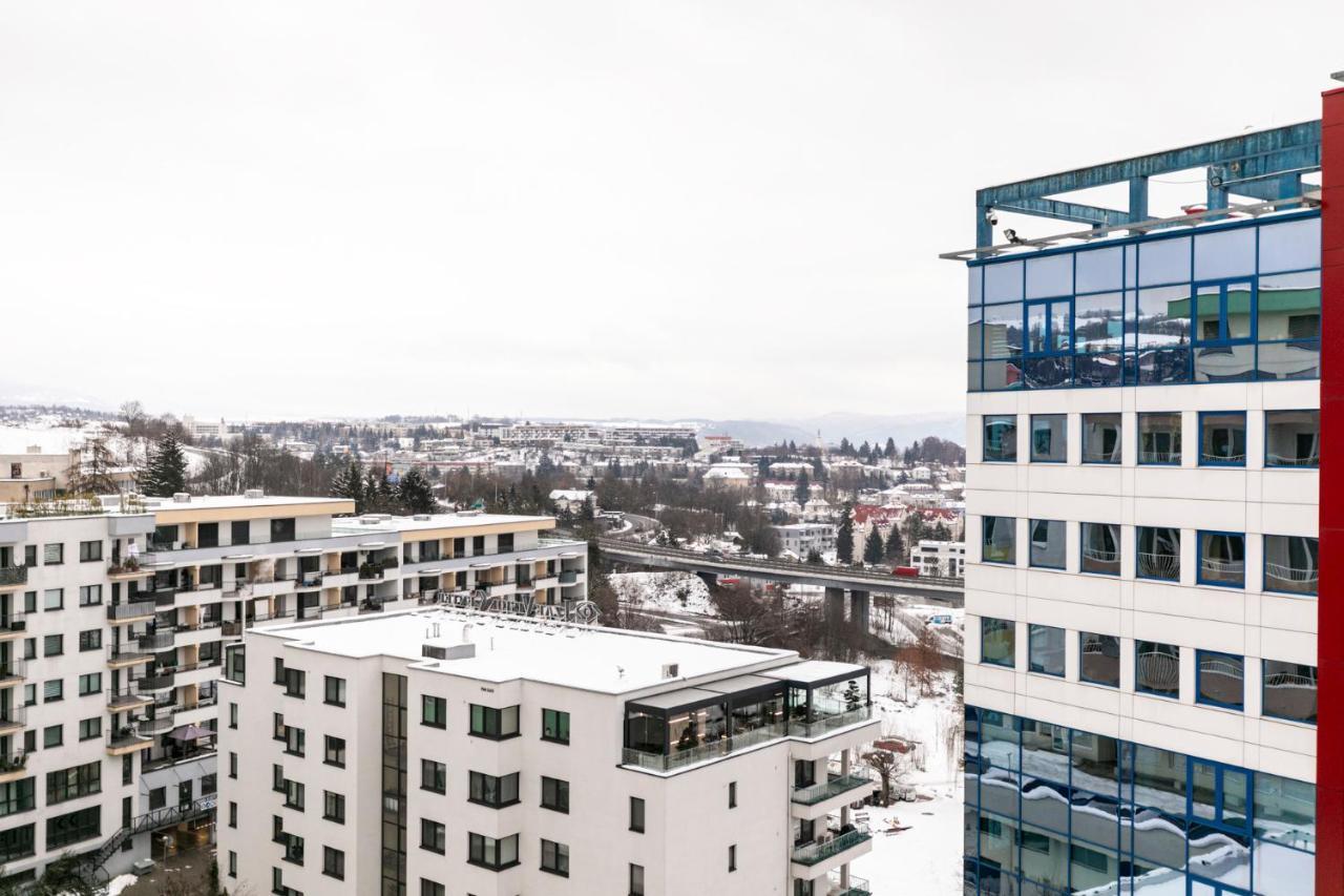 Alure Residences 3 & 24H Self Check-In, Parking In The Garage In The Apartment Building Included, New Building, Terrace, Green Location With A Forest Park With A Lake, Children'S Playground Banská Bystrica Exterior photo